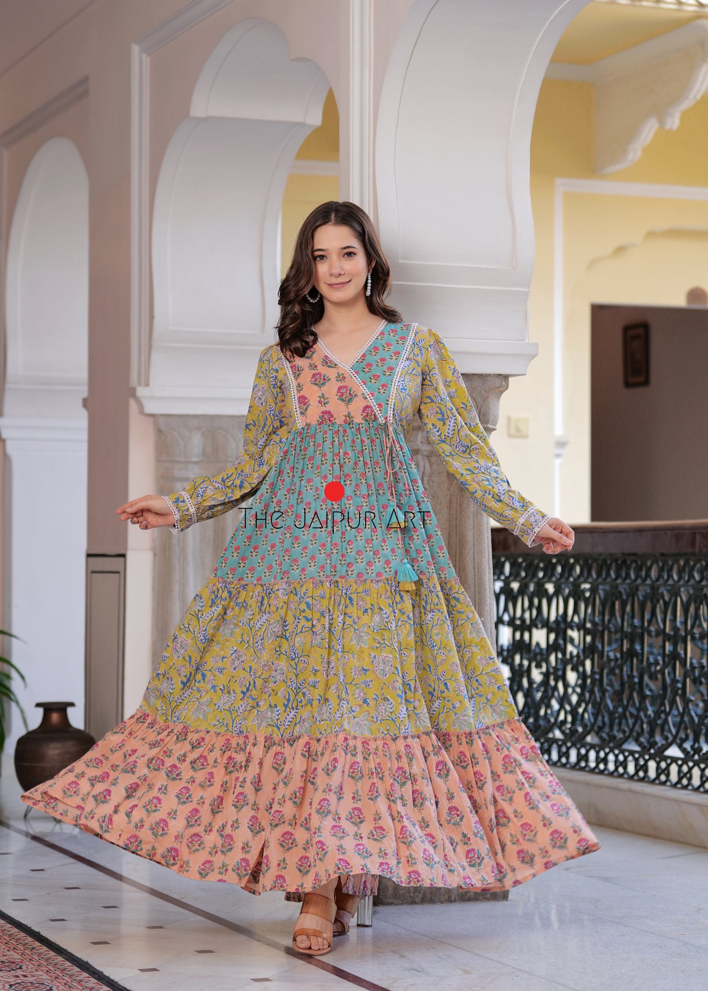 Aarvi Maxi