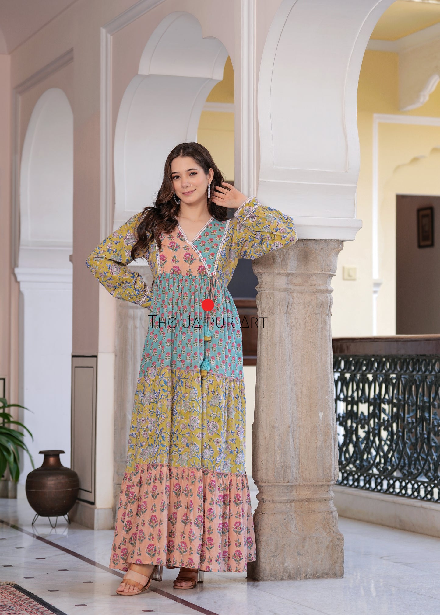 Aarvi Maxi