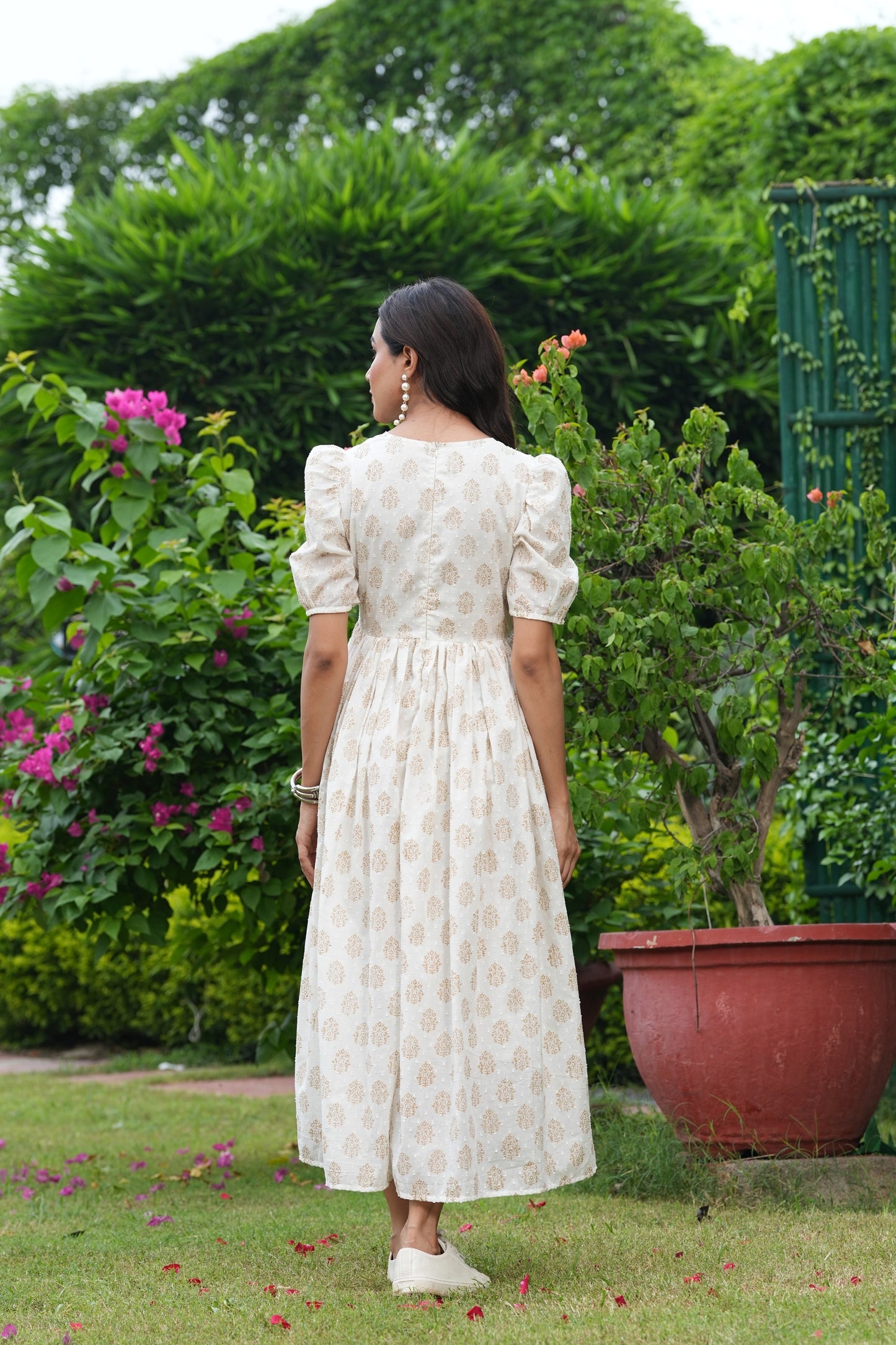 Elegant White Hand Block Printed Cotton Midi Dress โ Puff Sleeves & V-Neck